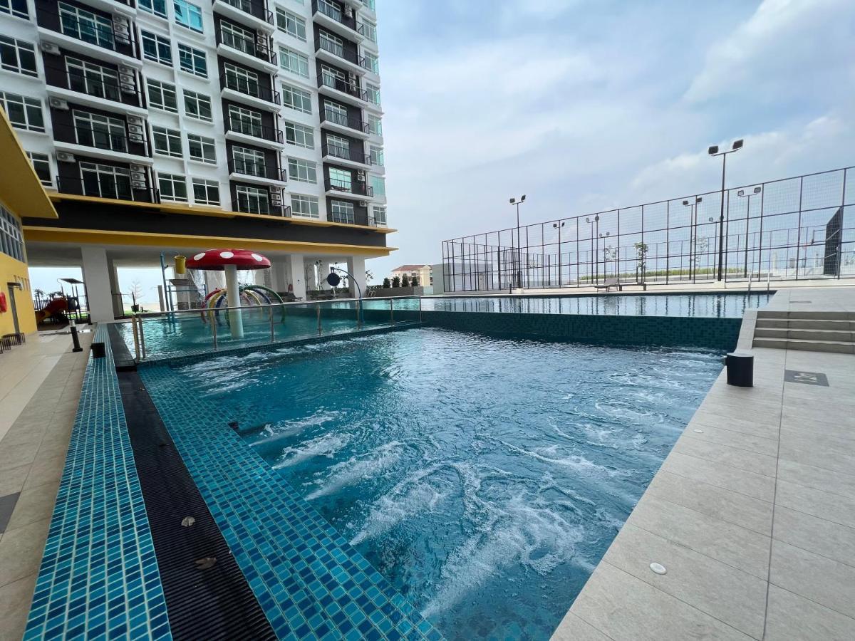 New!! Loving Night Novo 2Br 4-9Pax I Jonker I Netflix I Family Apartman Malacca Kültér fotó