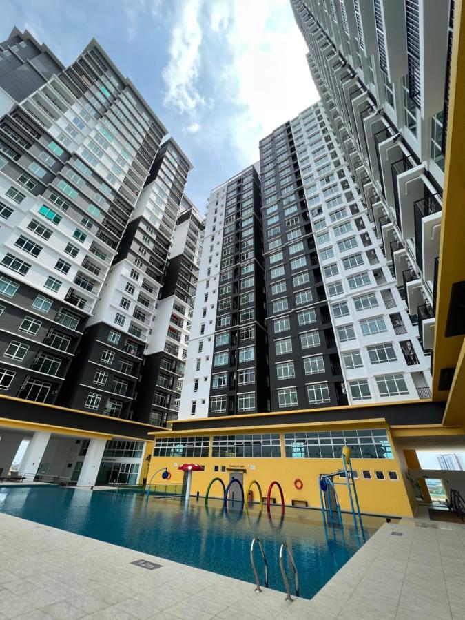 New!! Loving Night Novo 2Br 4-9Pax I Jonker I Netflix I Family Apartman Malacca Kültér fotó