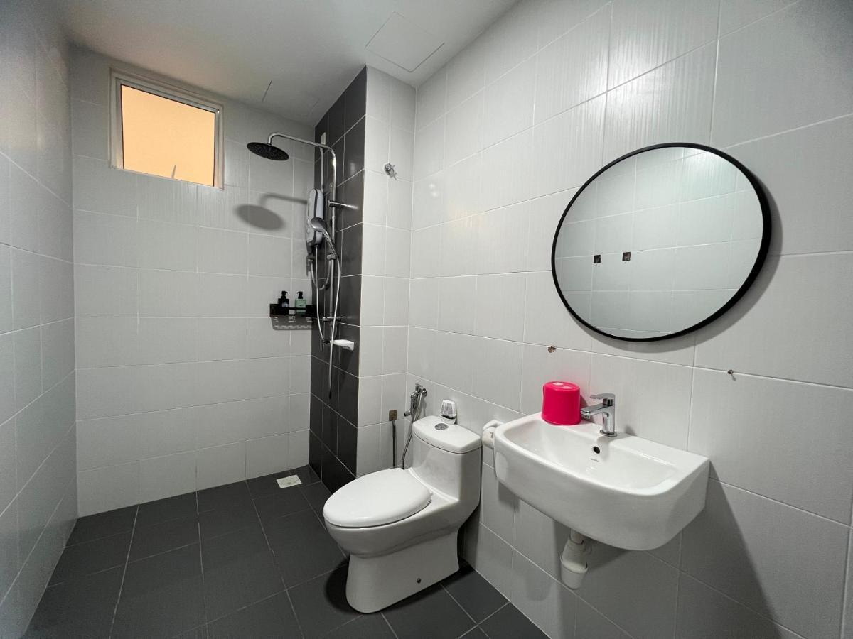 New!! Loving Night Novo 2Br 4-9Pax I Jonker I Netflix I Family Apartman Malacca Kültér fotó